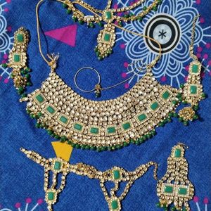 8 Pieces Bridal Green Jewellery Set