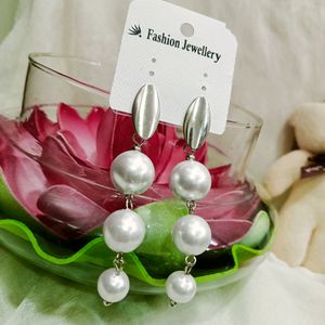 (₹90)Pearl Drop Earrings