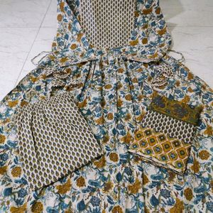 Brand New Anarkali,pant With Duppata don't bargain