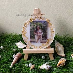 4" Frame With Wooden Stand