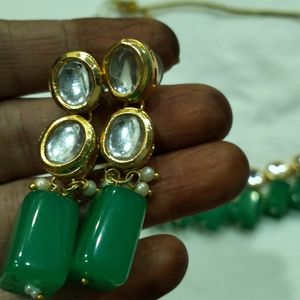 Beautiful Beeds and Kundan Set