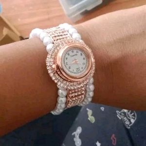 BRACELET WATCH For Women's And Girls Offer