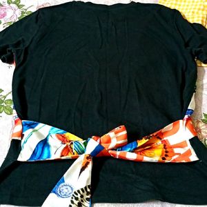 🌈⚫BLACK TSHIRT WITH BACK KNOT DESIGN