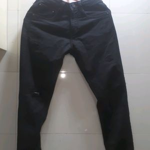 Skinny Pant Black Color