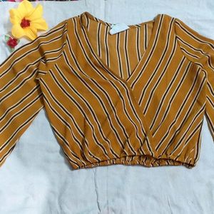 Price Drop !!! Y2K Style Top! 💛