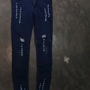 Highly Comfortable Blue Rigged Denim Jeans