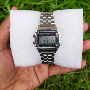 New Silver Vaintag Style Wrist Watch For Unisex