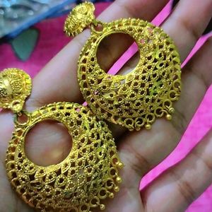 😍Stylish Golden Earrings For Women