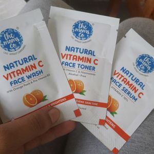 The moms co Natural Vitamin C skin care kit