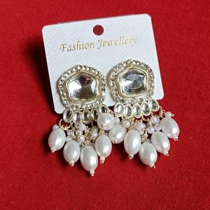 Moti Earring