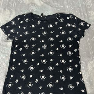 Black T-shirt With Flower Print