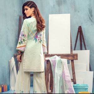 Rungrez Embroidered Lawn Suit