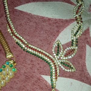 2 Sets Of Necklace