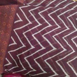 Zigzag Pattern Saree