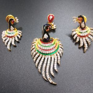 TRENDY GOLDEN PEACOCK PENDANT SET