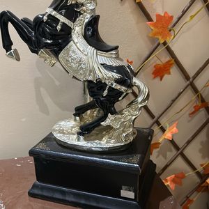 Black Golden Horse Showpiece