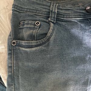 Light washed blue denim midrise