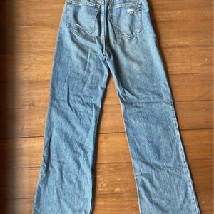 BERSHKA BLUE JEANS