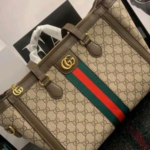 🆕️🔥Gucci Supreme Handbag With Box