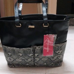 Women's Hand and Laptop Bag