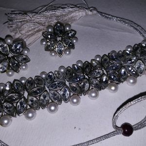 Glittering Necklaces Set Of Choker With Earrings