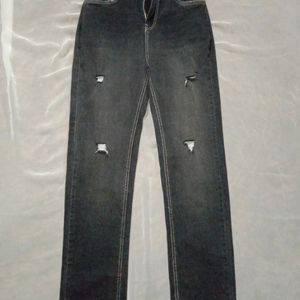 Trendy Straight Fit Jeans For Women's