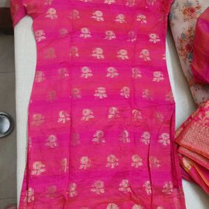 Pink Kurta Suit Set With Dupatta