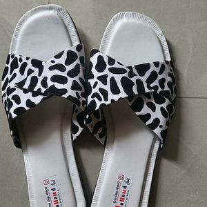 Flats For Girls/women