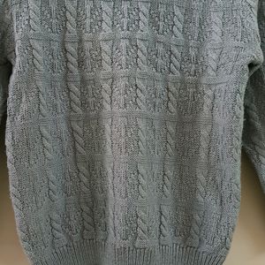 Crewneck Sweater with  Floral Handwork