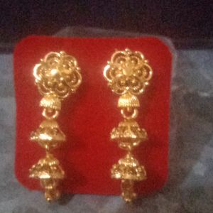 Earning Jhumka