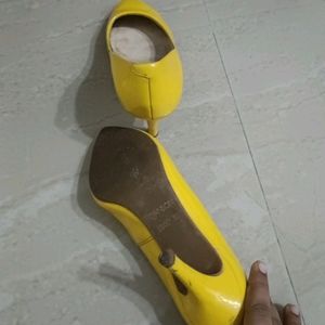 Yellow Plumps Size 4