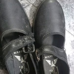 School Shoes Used