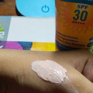 Only VLCC Matte Look SPF 30 PA ++