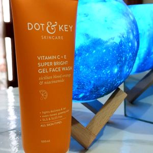 (Sealed) Dot & Key Vitamin C + E Gel Face Wash