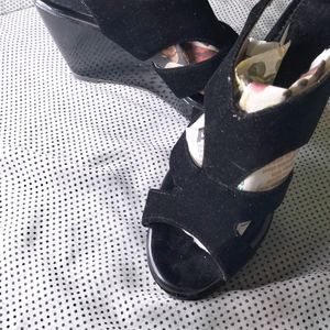 👠Beautiful Black Heel 😻with Free Shipping 🥳🎉