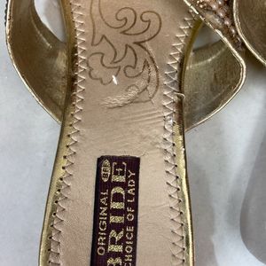 Party Wear Slipper For Grabs