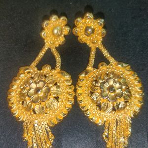 Detail Work Golden Bridal Set Neckpiece And Earrin