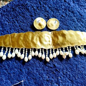 Pearly Gold Beaded Neck Set