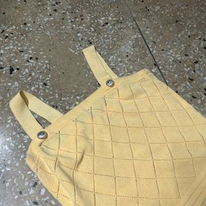 Korean Strappy Crop Top 💛