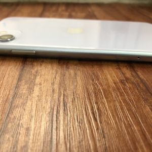 Apple iPhone 11 64gb In Like New Conditon