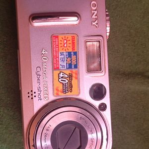 Sony Cyber-Shot DSC-P9  Camera