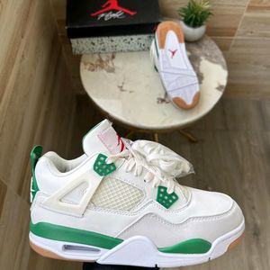 Jordan Retro 4 Pine Green Edition