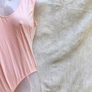 CUTE PEACH BODYSUIT