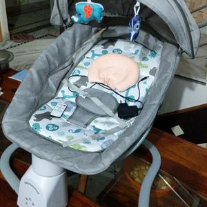 5 Point Safety Electric Swing Baby Bassinet+ Music