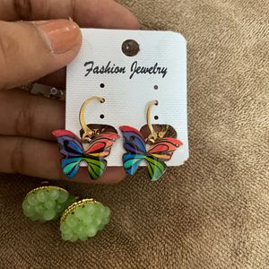 🚨📣set Of Earrings!!