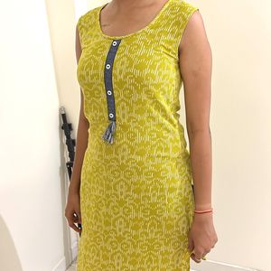 Sleevless Cotton Kurti