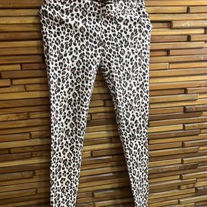 Stylish Leopard Print Leggings