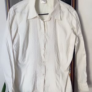 Detailed white shirt