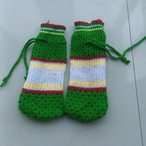 Green Woolen Sweater Pant Cap Socks Set