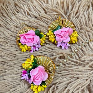 Pink Flower Earrings With Mangtikka